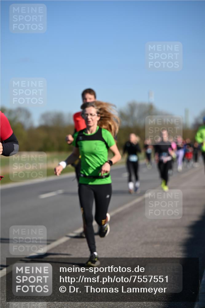 06.04.2025 - 44. Internationalen Wilhelmsburger Insellauf Dr. Thomas Lammeyer http://msf.ph/oto/7557551 06.04.2025 09:33:31 Laufen  meine-sportfotos.de