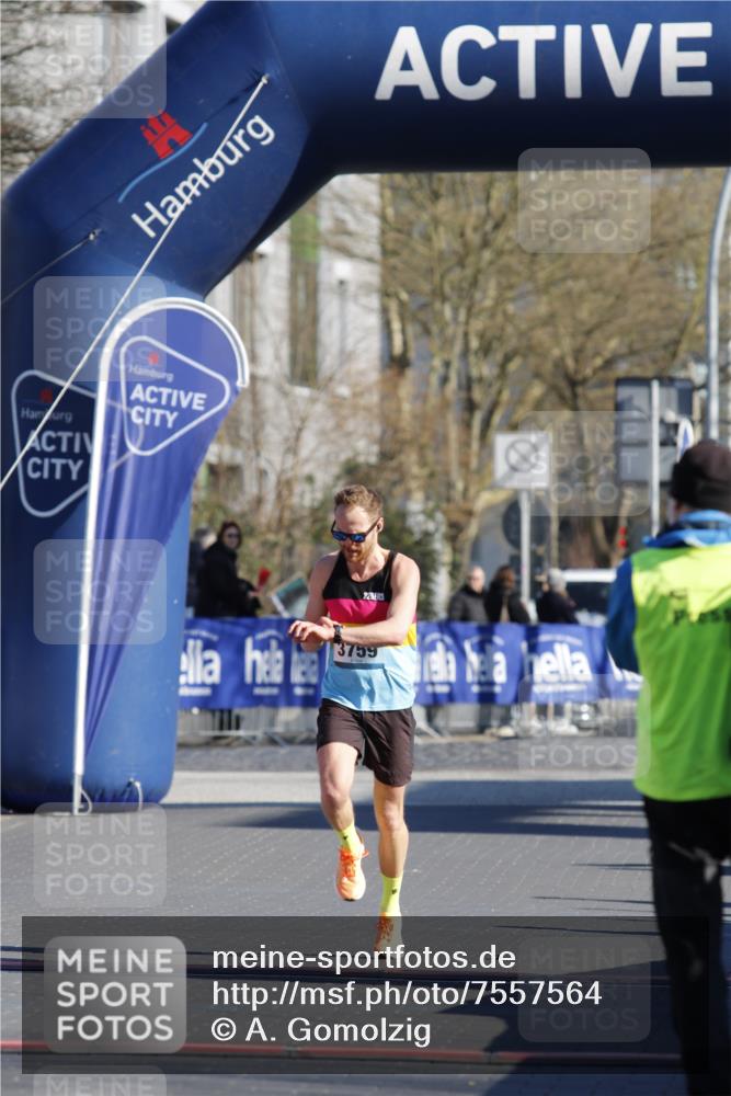 06.04.2025 - 44. Internationalen Wilhelmsburger Insellauf A. Gomolzig http://msf.ph/oto/7557564 06.04.2025 10:14:10 Ziel 4052 meine-sportfotos.de