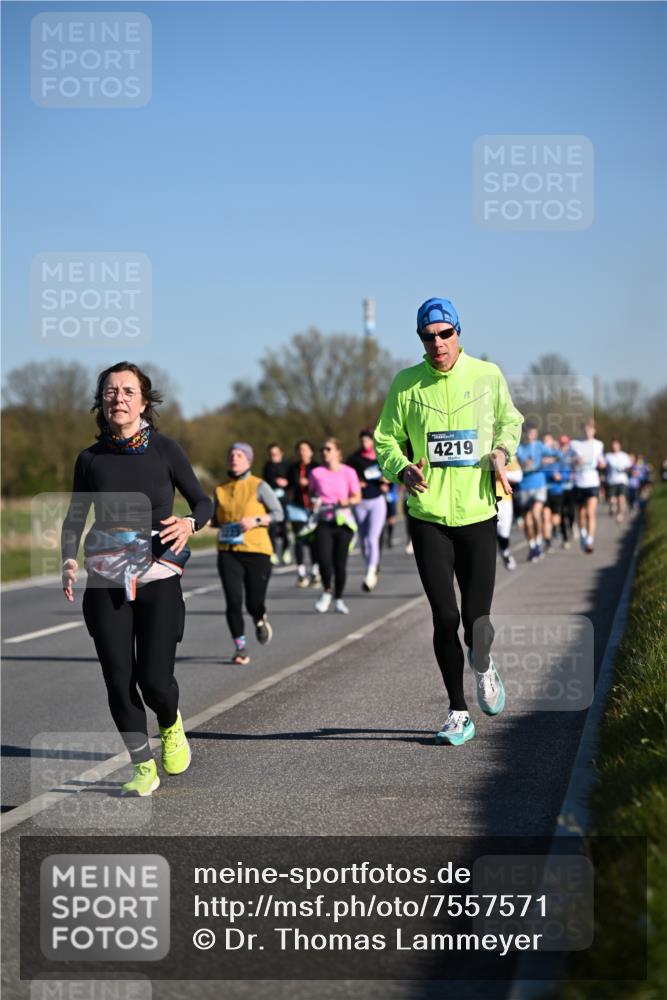 06.04.2025 - 44. Internationalen Wilhelmsburger Insellauf Dr. Thomas Lammeyer http://msf.ph/oto/7557571 06.04.2025 09:33:36 Laufen 4219 meine-sportfotos.de