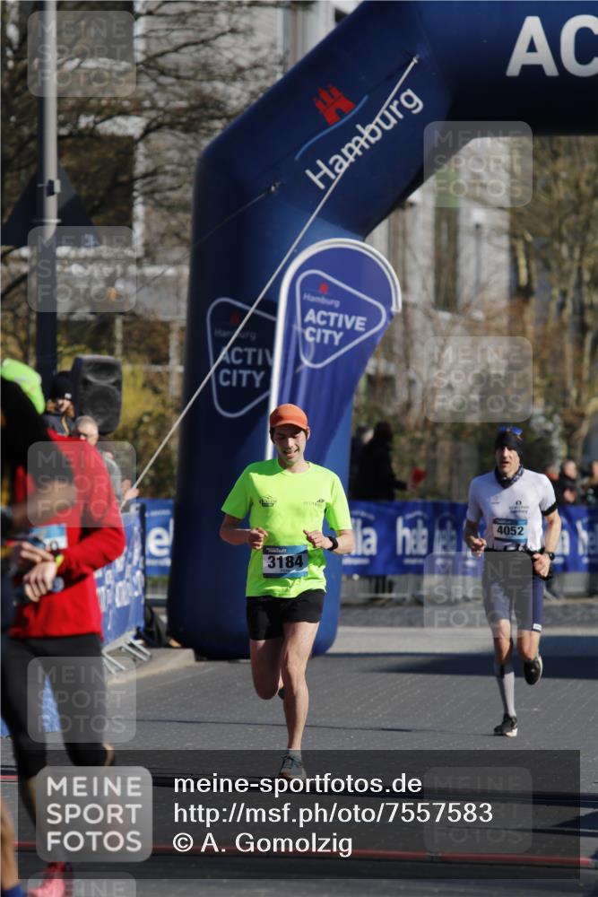 06.04.2025 - 44. Internationalen Wilhelmsburger Insellauf A. Gomolzig http://msf.ph/oto/7557583 06.04.2025 10:13:54 Ziel 3189, 4618 meine-sportfotos.de