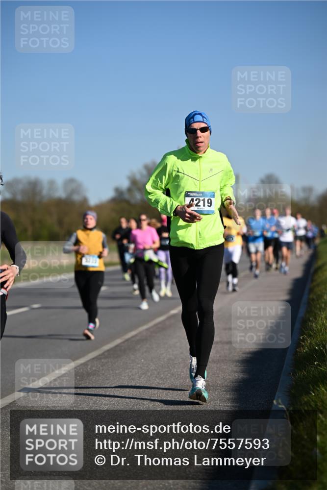 06.04.2025 - 44. Internationalen Wilhelmsburger Insellauf Dr. Thomas Lammeyer http://msf.ph/oto/7557593 06.04.2025 09:33:37 Laufen 3233, 4219 meine-sportfotos.de