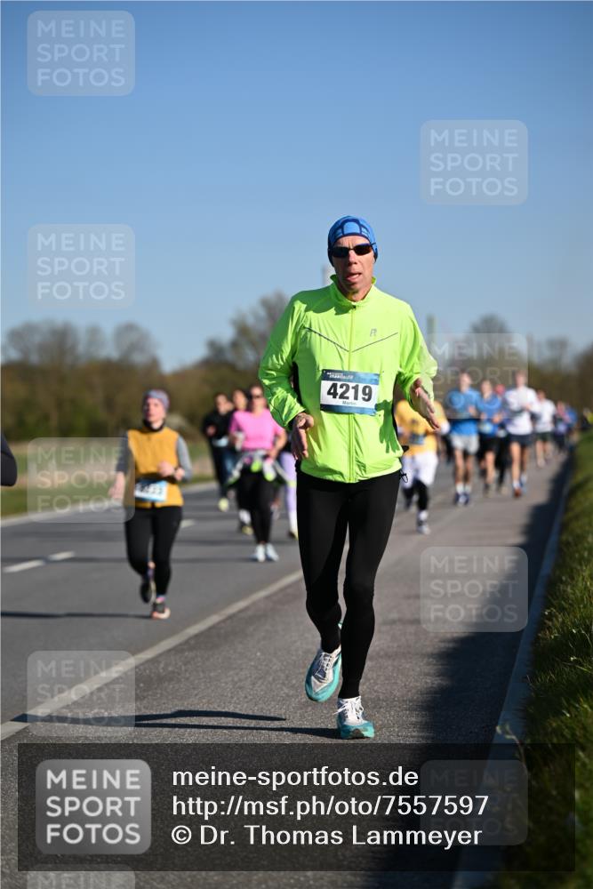 06.04.2025 - 44. Internationalen Wilhelmsburger Insellauf Dr. Thomas Lammeyer http://msf.ph/oto/7557597 06.04.2025 09:33:37 Laufen 4219 meine-sportfotos.de