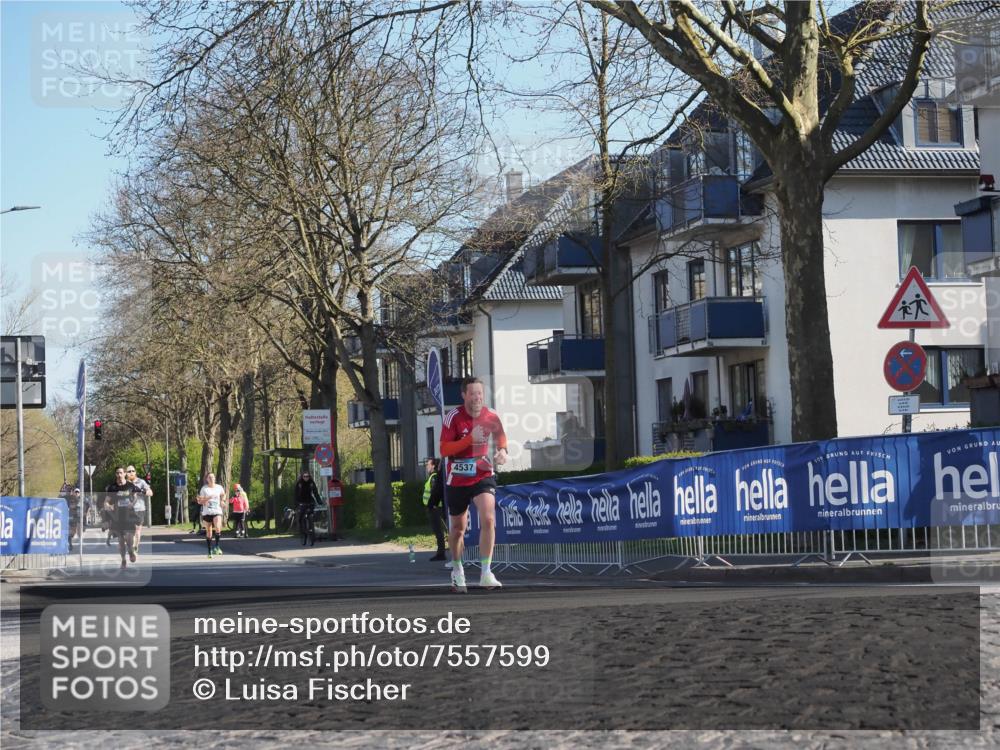 06.04.2025 - 44. Internationalen Wilhelmsburger Insellauf Luisa Fischer http://msf.ph/oto/7557599 06.04.2025 10:19:05 Ziel 4537 meine-sportfotos.de
