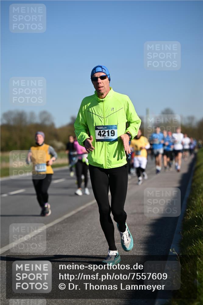 06.04.2025 - 44. Internationalen Wilhelmsburger Insellauf Dr. Thomas Lammeyer http://msf.ph/oto/7557609 06.04.2025 09:33:37 Laufen 3205, 4219 meine-sportfotos.de