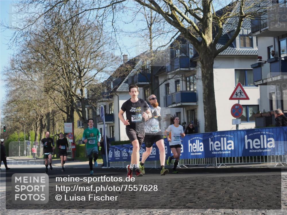 06.04.2025 - 44. Internationalen Wilhelmsburger Insellauf Luisa Fischer http://msf.ph/oto/7557628 06.04.2025 10:19:12 Ziel 3078, 4085, 3456, 3839, 3511 meine-sportfotos.de