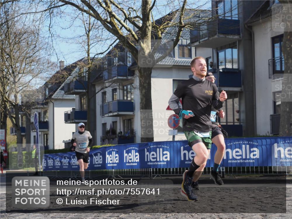 06.04.2025 - 44. Internationalen Wilhelmsburger Insellauf Luisa Fischer http://msf.ph/oto/7557641 06.04.2025 10:19:16 Ziel 78, 4417, 107 meine-sportfotos.de