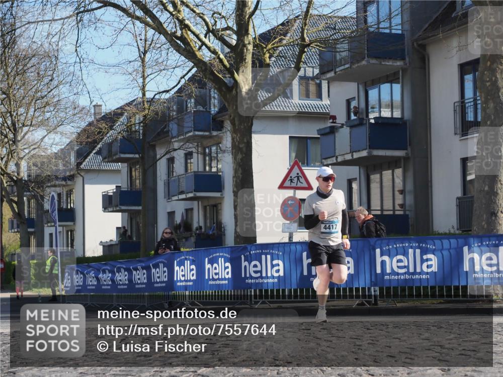 06.04.2025 - 44. Internationalen Wilhelmsburger Insellauf Luisa Fischer http://msf.ph/oto/7557644 06.04.2025 10:19:17 Ziel 4417 meine-sportfotos.de