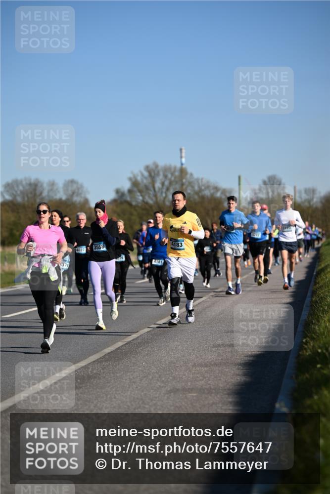 06.04.2025 - 44. Internationalen Wilhelmsburger Insellauf Dr. Thomas Lammeyer http://msf.ph/oto/7557647 06.04.2025 09:33:40 Laufen 3374, 4027, 3558, 4181, 4183 meine-sportfotos.de