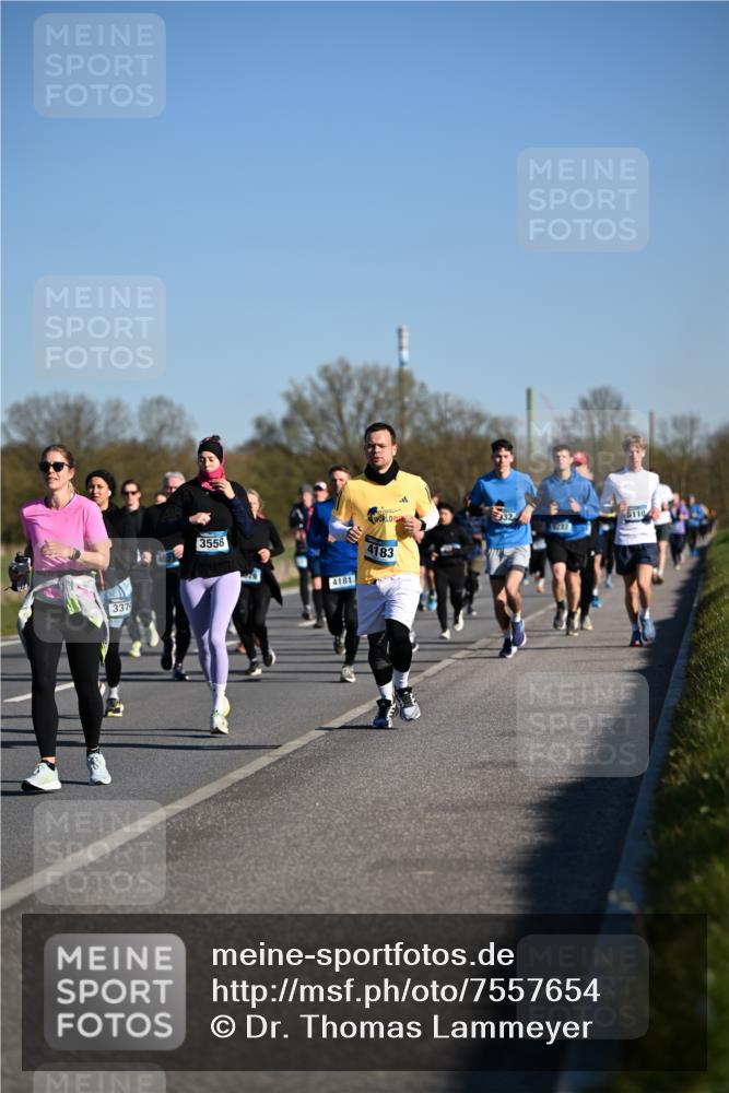 06.04.2025 - 44. Internationalen Wilhelmsburger Insellauf Dr. Thomas Lammeyer http://msf.ph/oto/7557654 06.04.2025 09:33:40 Laufen 337, 3558, 4181, 5110, 32, 5227, 4183 meine-sportfotos.de