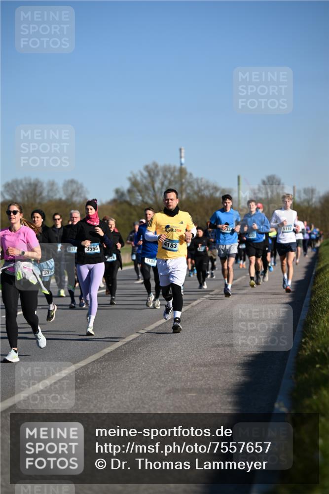 06.04.2025 - 44. Internationalen Wilhelmsburger Insellauf Dr. Thomas Lammeyer http://msf.ph/oto/7557657 06.04.2025 09:33:40 Laufen 3374, 1027, 3558, 4181, 5110, 4183 meine-sportfotos.de