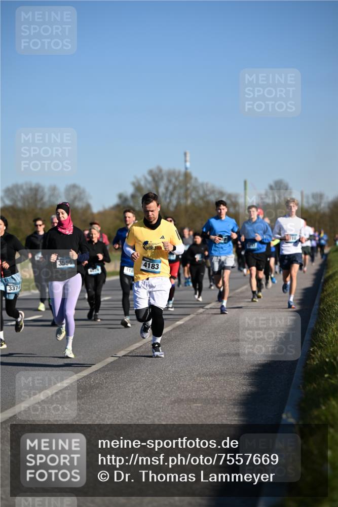 06.04.2025 - 44. Internationalen Wilhelmsburger Insellauf Dr. Thomas Lammeyer http://msf.ph/oto/7557669 06.04.2025 09:33:41 Laufen 3374, 3558, 418, 4183, 10 meine-sportfotos.de
