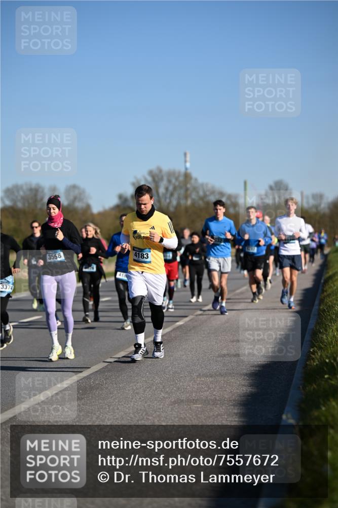 06.04.2025 - 44. Internationalen Wilhelmsburger Insellauf Dr. Thomas Lammeyer http://msf.ph/oto/7557672 06.04.2025 09:33:41 Laufen 3374, 3558, 418, 4183 meine-sportfotos.de