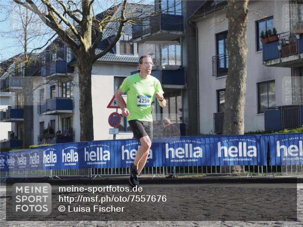 06.04.2025 - 44. Internationalen Wilhelmsburger Insellauf Luisa Fischer http://msf.ph/oto/7557676 06.04.2025 10:19:32 Ziel 4256 meine-sportfotos.de