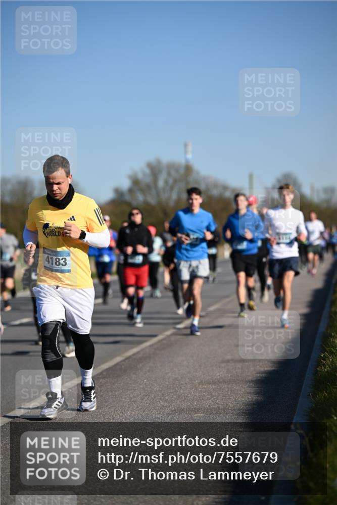 06.04.2025 - 44. Internationalen Wilhelmsburger Insellauf Dr. Thomas Lammeyer http://msf.ph/oto/7557679 06.04.2025 09:33:43 Laufen 4183 meine-sportfotos.de