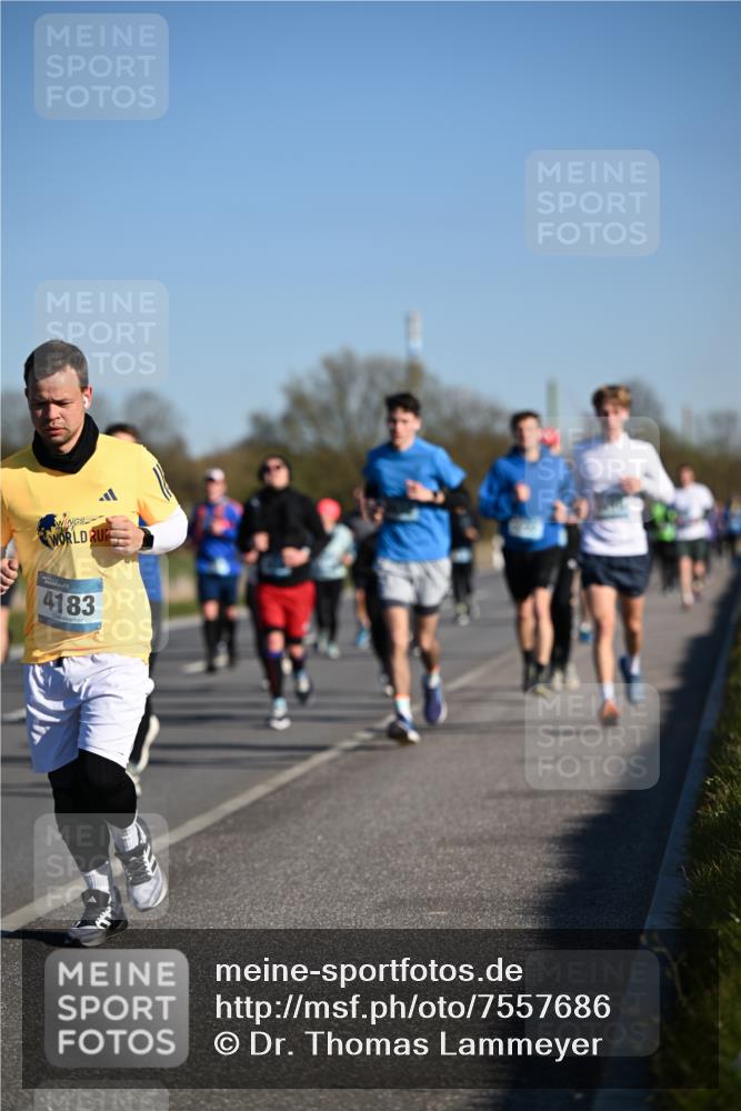 06.04.2025 - 44. Internationalen Wilhelmsburger Insellauf Dr. Thomas Lammeyer http://msf.ph/oto/7557686 06.04.2025 09:33:43 Laufen 4183 meine-sportfotos.de