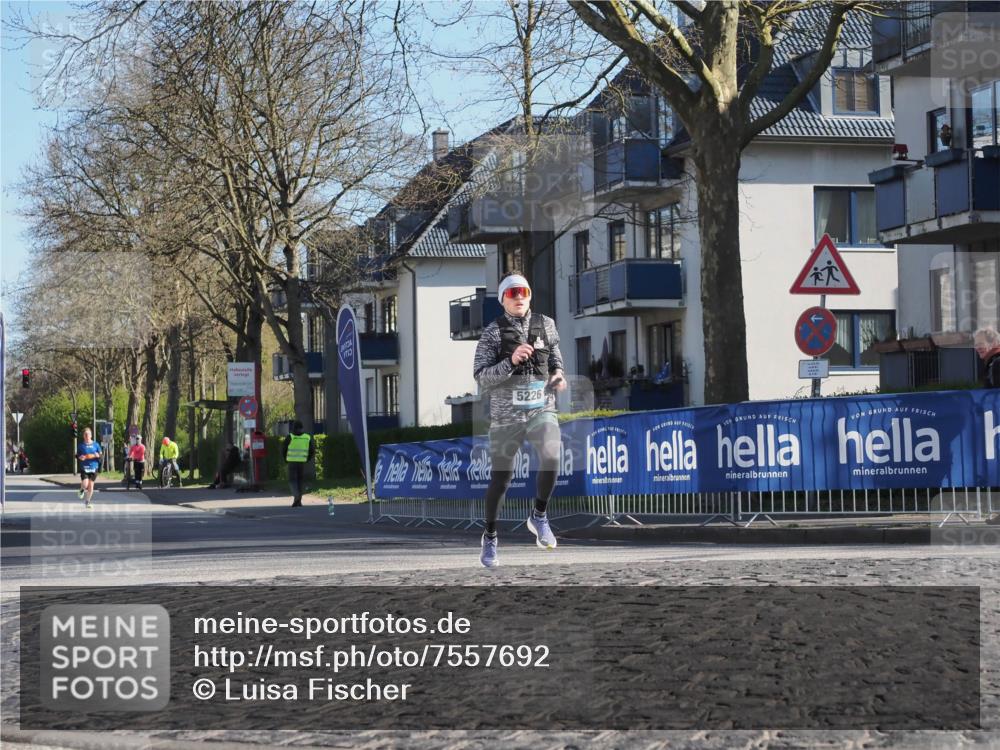 06.04.2025 - 44. Internationalen Wilhelmsburger Insellauf Luisa Fischer http://msf.ph/oto/7557692 06.04.2025 10:19:53 Ziel 5226 meine-sportfotos.de