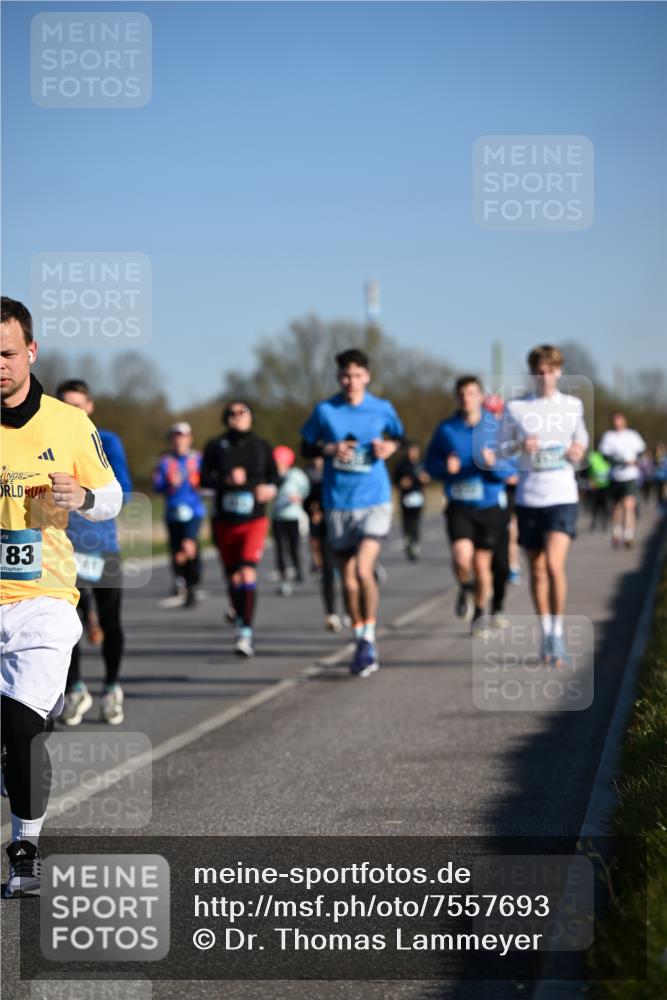 06.04.2025 - 44. Internationalen Wilhelmsburger Insellauf Dr. Thomas Lammeyer http://msf.ph/oto/7557693 06.04.2025 09:33:43 Laufen 183 meine-sportfotos.de