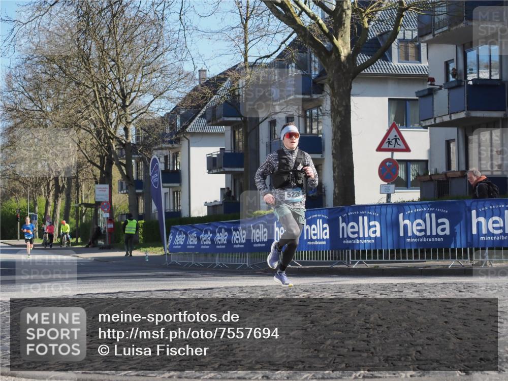 06.04.2025 - 44. Internationalen Wilhelmsburger Insellauf Luisa Fischer http://msf.ph/oto/7557694 06.04.2025 10:19:53 Ziel 5226 meine-sportfotos.de