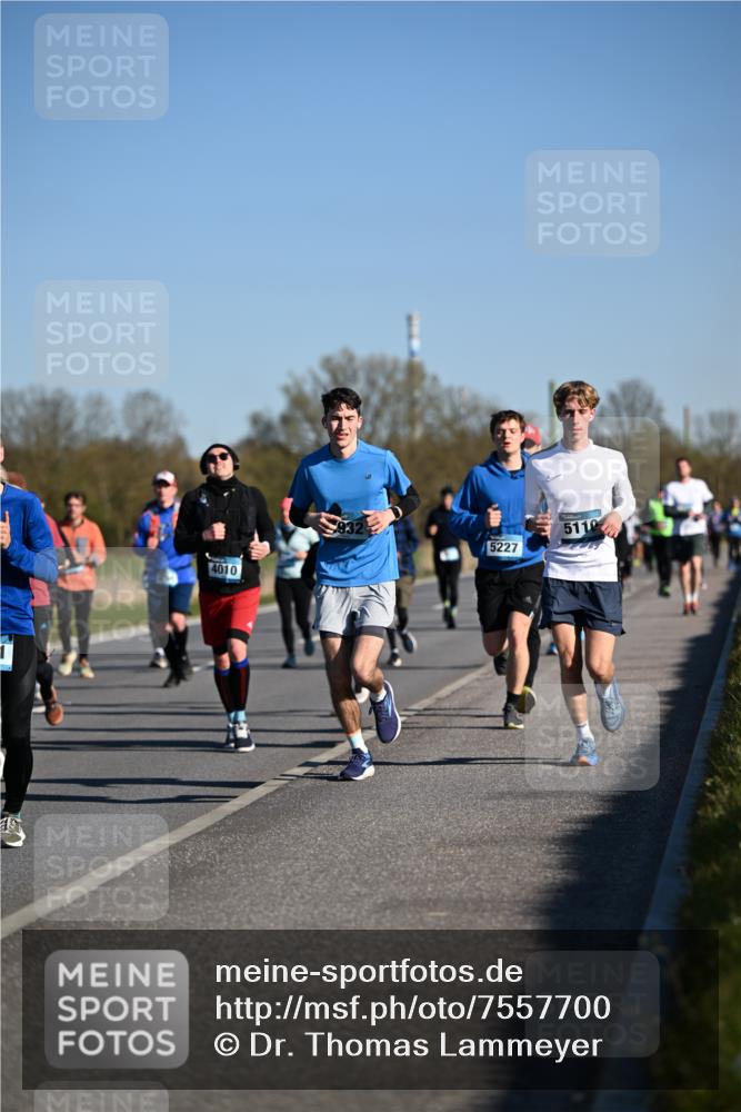 06.04.2025 - 44. Internationalen Wilhelmsburger Insellauf Dr. Thomas Lammeyer http://msf.ph/oto/7557700 06.04.2025 09:33:44 Laufen 5227, 4010, 5110 meine-sportfotos.de