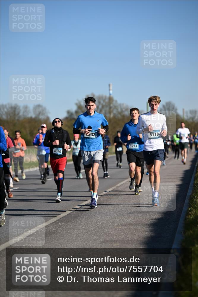 06.04.2025 - 44. Internationalen Wilhelmsburger Insellauf Dr. Thomas Lammeyer http://msf.ph/oto/7557704 06.04.2025 09:33:44 Laufen 4010, 932, 5227, 5110 meine-sportfotos.de