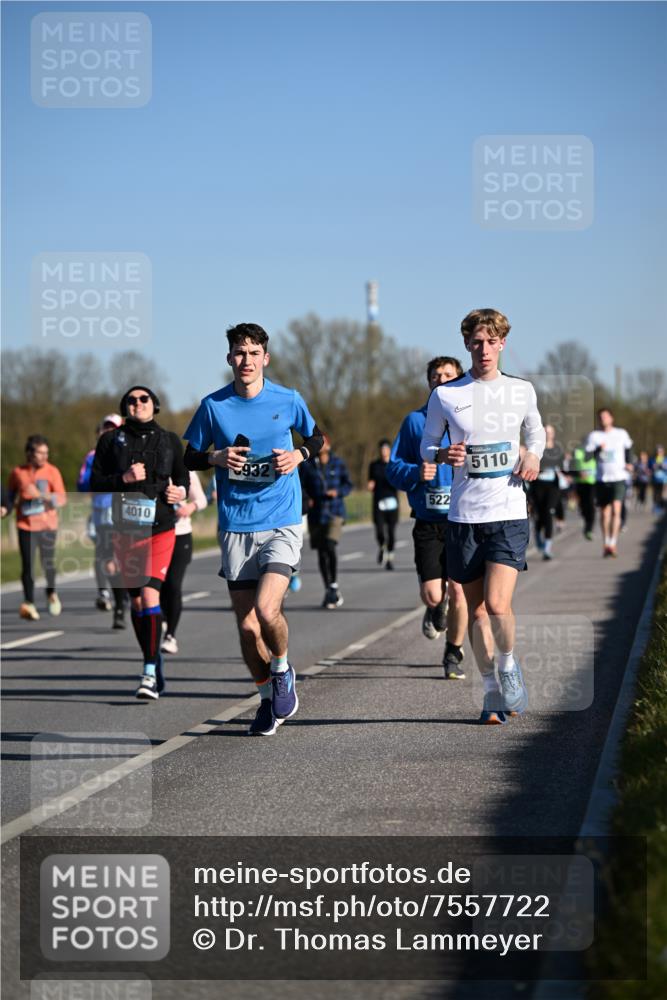06.04.2025 - 44. Internationalen Wilhelmsburger Insellauf Dr. Thomas Lammeyer http://msf.ph/oto/7557722 06.04.2025 09:33:45 Laufen 4010, 522, 5110 meine-sportfotos.de