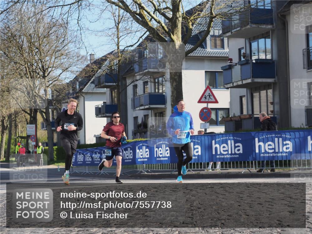06.04.2025 - 44. Internationalen Wilhelmsburger Insellauf Luisa Fischer http://msf.ph/oto/7557738 06.04.2025 10:20:09 Ziel 46, 525, 3416 meine-sportfotos.de
