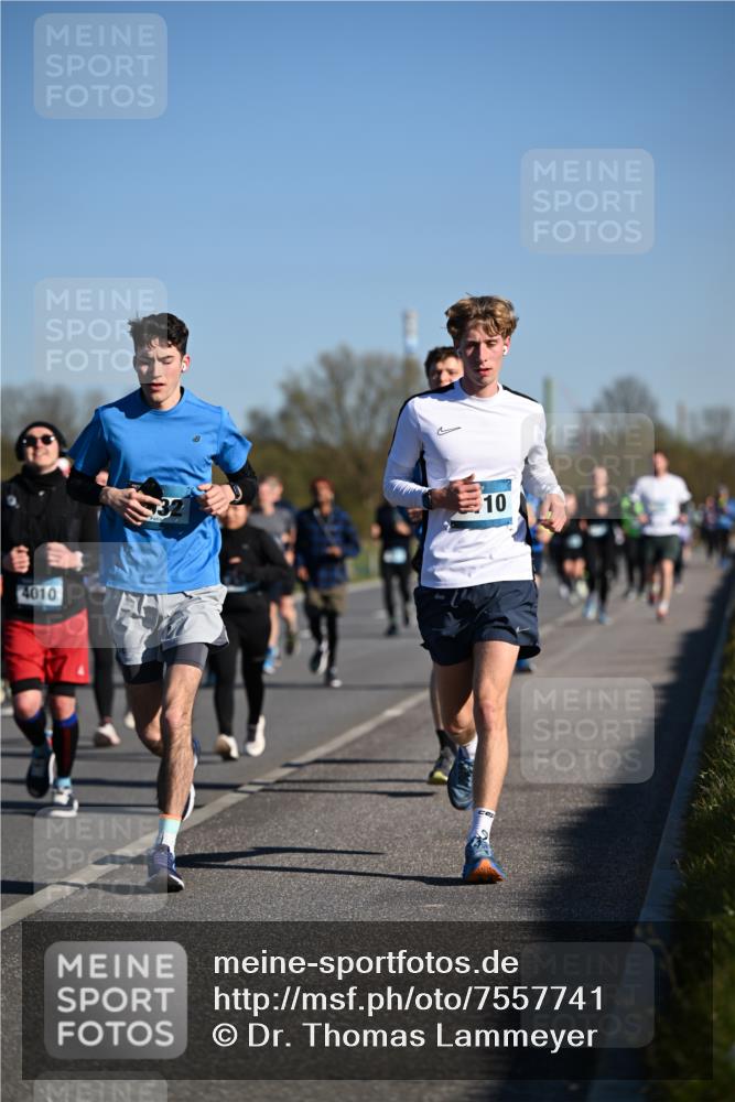 06.04.2025 - 44. Internationalen Wilhelmsburger Insellauf Dr. Thomas Lammeyer http://msf.ph/oto/7557741 06.04.2025 09:33:46 Laufen 4010, 10 meine-sportfotos.de