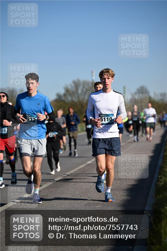 06.04.2025 - 44. Internationalen Wilhelmsburger Insellauf Dr. Thomas Lammeyer http://msf.ph/oto/7557743 06.04.2025 09:33:46 Laufen 010, 932, 5110 meine-sportfotos.de