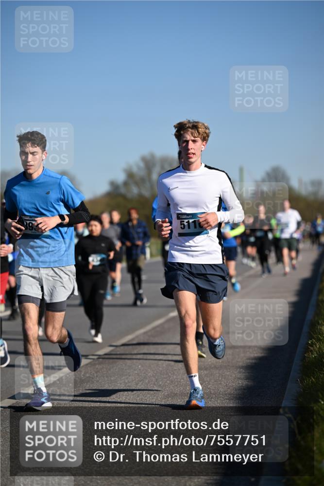 06.04.2025 - 44. Internationalen Wilhelmsburger Insellauf Dr. Thomas Lammeyer http://msf.ph/oto/7557751 06.04.2025 09:33:46 Laufen 393, 511 meine-sportfotos.de