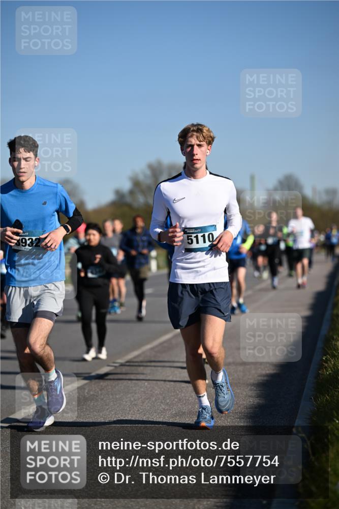 06.04.2025 - 44. Internationalen Wilhelmsburger Insellauf Dr. Thomas Lammeyer http://msf.ph/oto/7557754 06.04.2025 09:33:46 Laufen 3932, 5110 meine-sportfotos.de