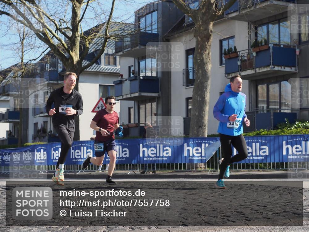 06.04.2025 - 44. Internationalen Wilhelmsburger Insellauf Luisa Fischer http://msf.ph/oto/7557758 06.04.2025 10:20:11 Ziel 46, 4525, 3416 meine-sportfotos.de