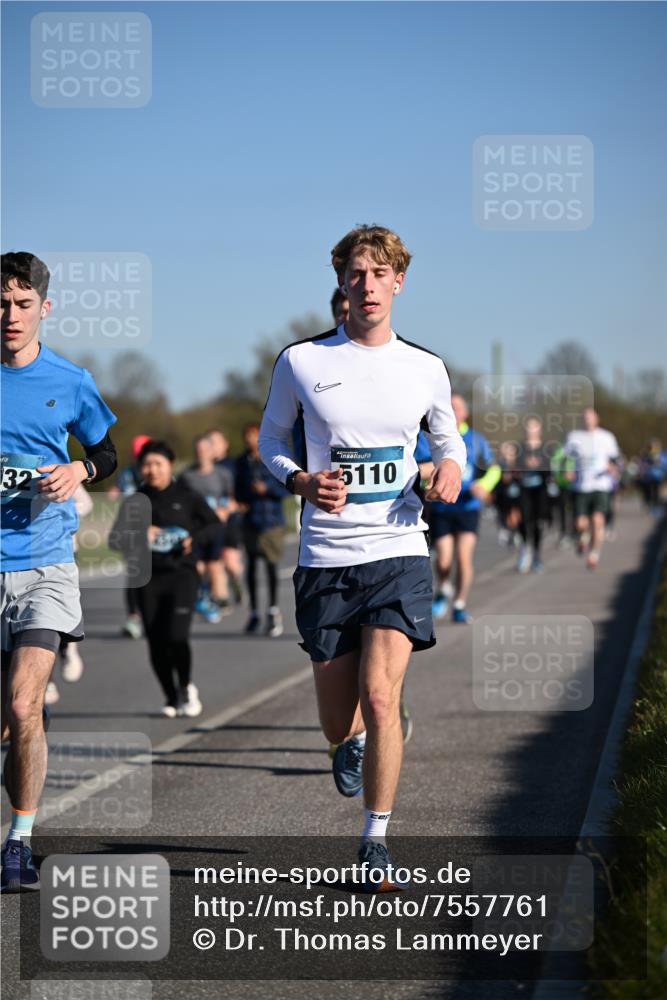 06.04.2025 - 44. Internationalen Wilhelmsburger Insellauf Dr. Thomas Lammeyer http://msf.ph/oto/7557761 06.04.2025 09:33:46 Laufen 32, 150, 5110 meine-sportfotos.de