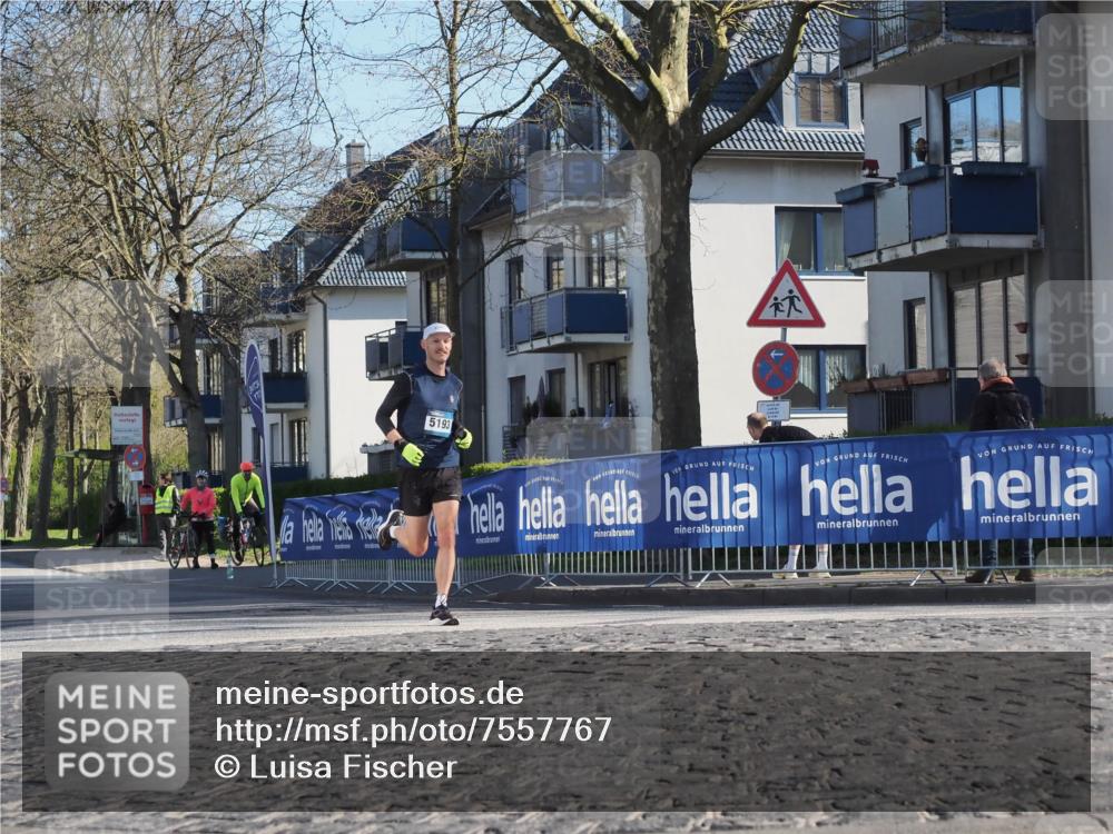 06.04.2025 - 44. Internationalen Wilhelmsburger Insellauf Luisa Fischer http://msf.ph/oto/7557767 06.04.2025 10:20:16 Ziel 5193 meine-sportfotos.de