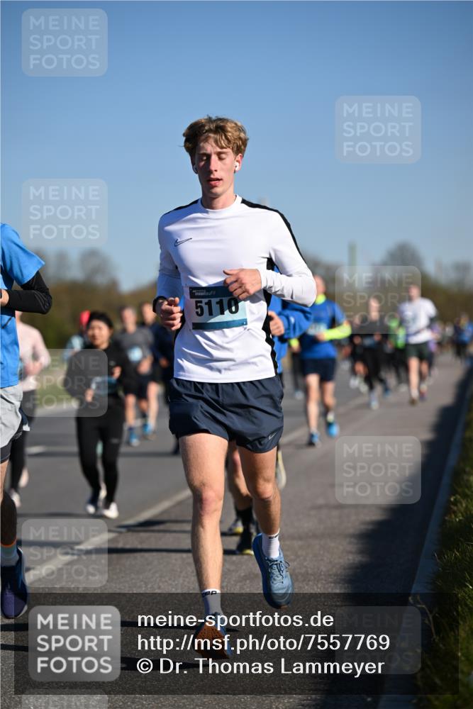 06.04.2025 - 44. Internationalen Wilhelmsburger Insellauf Dr. Thomas Lammeyer http://msf.ph/oto/7557769 06.04.2025 09:33:47 Laufen 5110 meine-sportfotos.de
