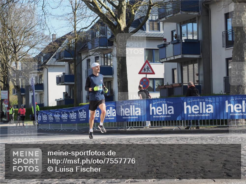 06.04.2025 - 44. Internationalen Wilhelmsburger Insellauf Luisa Fischer http://msf.ph/oto/7557776 06.04.2025 10:20:16 Ziel 93 meine-sportfotos.de