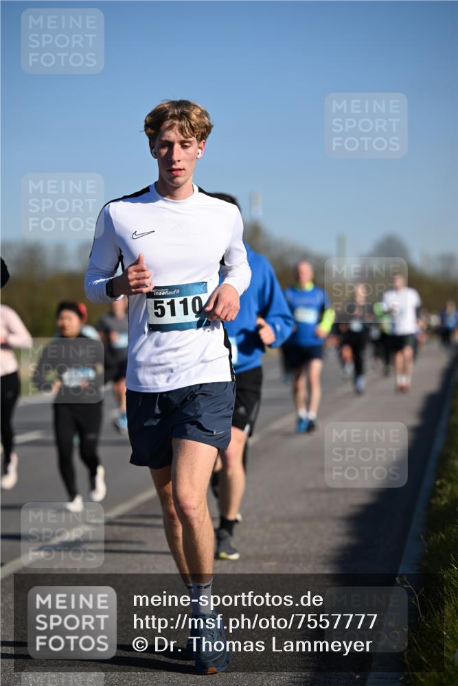 06.04.2025 - 44. Internationalen Wilhelmsburger Insellauf Dr. Thomas Lammeyer http://msf.ph/oto/7557777 06.04.2025 09:33:47 Laufen 5110 meine-sportfotos.de