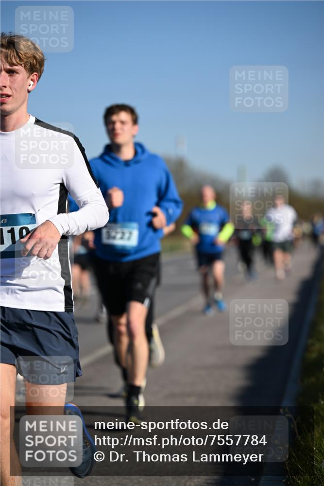 06.04.2025 - 44. Internationalen Wilhelmsburger Insellauf Dr. Thomas Lammeyer http://msf.ph/oto/7557784 06.04.2025 09:33:48 Laufen 19 meine-sportfotos.de