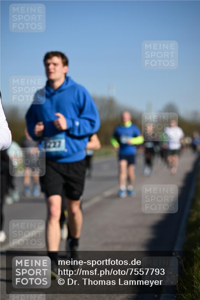 06.04.2025 - 44. Internationalen Wilhelmsburger Insellauf Dr. Thomas Lammeyer http://msf.ph/oto/7557793 06.04.2025 09:33:48 Laufen  meine-sportfotos.de