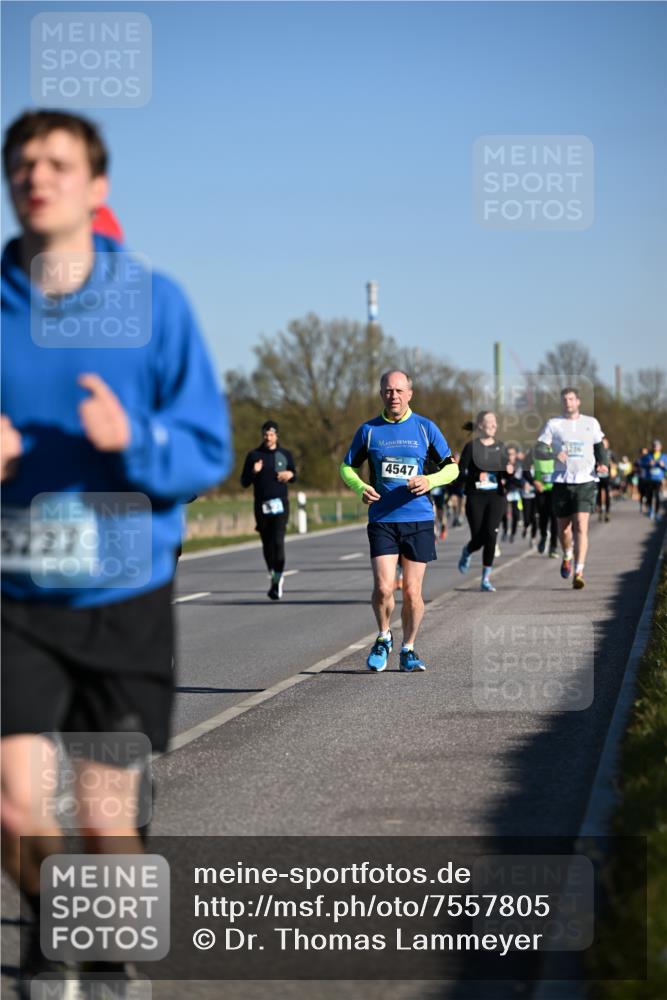06.04.2025 - 44. Internationalen Wilhelmsburger Insellauf Dr. Thomas Lammeyer http://msf.ph/oto/7557805 06.04.2025 09:33:49 Laufen 5227, 4547 meine-sportfotos.de