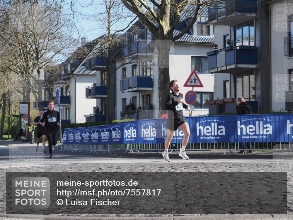 06.04.2025 - 44. Internationalen Wilhelmsburger Insellauf Luisa Fischer http://msf.ph/oto/7557817 06.04.2025 10:20:29 Ziel 3062, 3864 meine-sportfotos.de