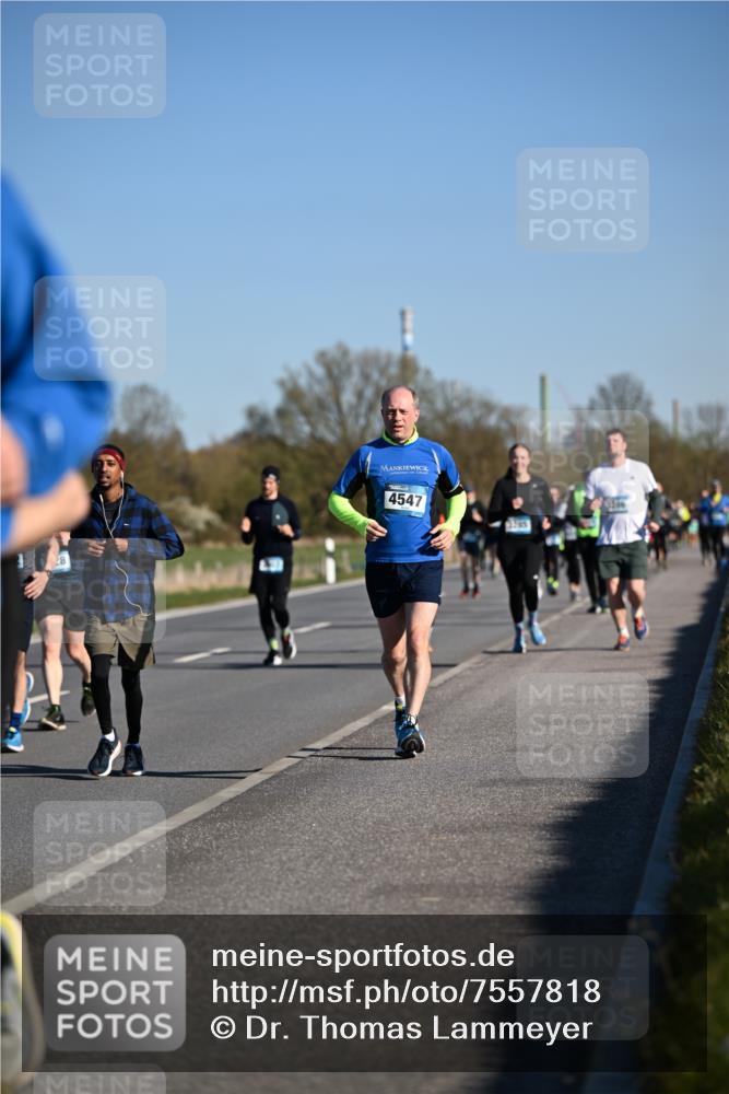 06.04.2025 - 44. Internationalen Wilhelmsburger Insellauf Dr. Thomas Lammeyer http://msf.ph/oto/7557818 06.04.2025 09:33:49 Laufen 2120, 4547 meine-sportfotos.de