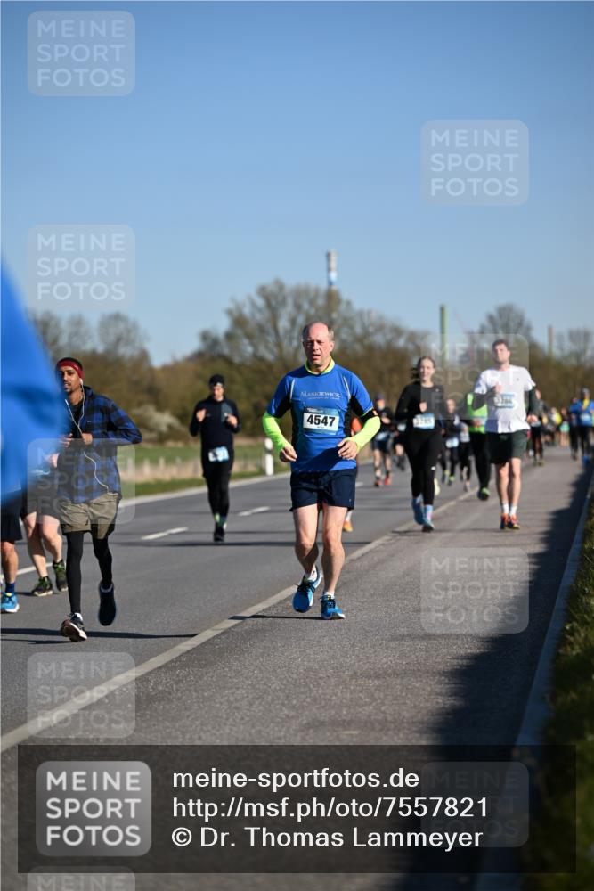 06.04.2025 - 44. Internationalen Wilhelmsburger Insellauf Dr. Thomas Lammeyer http://msf.ph/oto/7557821 06.04.2025 09:33:49 Laufen 4547, 3246 meine-sportfotos.de