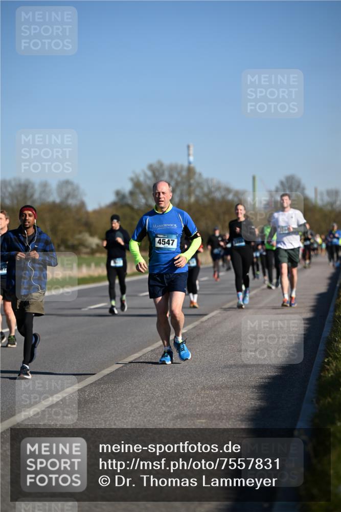 06.04.2025 - 44. Internationalen Wilhelmsburger Insellauf Dr. Thomas Lammeyer http://msf.ph/oto/7557831 06.04.2025 09:33:50 Laufen 4547 meine-sportfotos.de