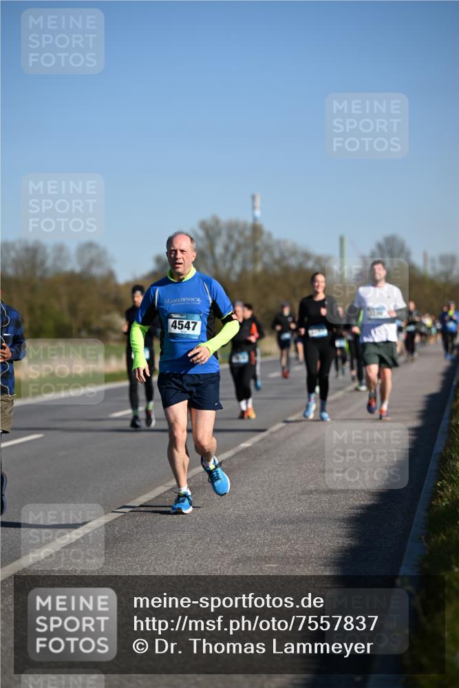 06.04.2025 - 44. Internationalen Wilhelmsburger Insellauf Dr. Thomas Lammeyer http://msf.ph/oto/7557837 06.04.2025 09:33:50 Laufen 4547 meine-sportfotos.de
