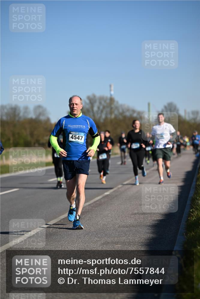 06.04.2025 - 44. Internationalen Wilhelmsburger Insellauf Dr. Thomas Lammeyer http://msf.ph/oto/7557844 06.04.2025 09:33:51 Laufen 4547 meine-sportfotos.de