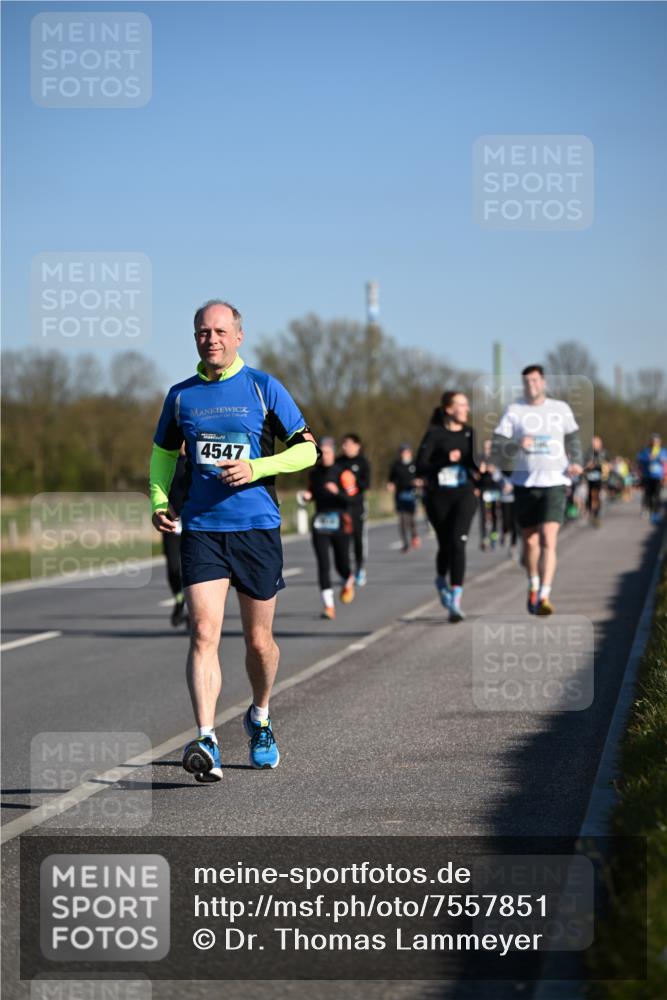 06.04.2025 - 44. Internationalen Wilhelmsburger Insellauf Dr. Thomas Lammeyer http://msf.ph/oto/7557851 06.04.2025 09:33:51 Laufen 4547 meine-sportfotos.de