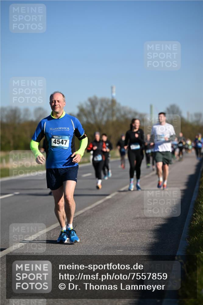 06.04.2025 - 44. Internationalen Wilhelmsburger Insellauf Dr. Thomas Lammeyer http://msf.ph/oto/7557859 06.04.2025 09:33:51 Laufen 4547 meine-sportfotos.de