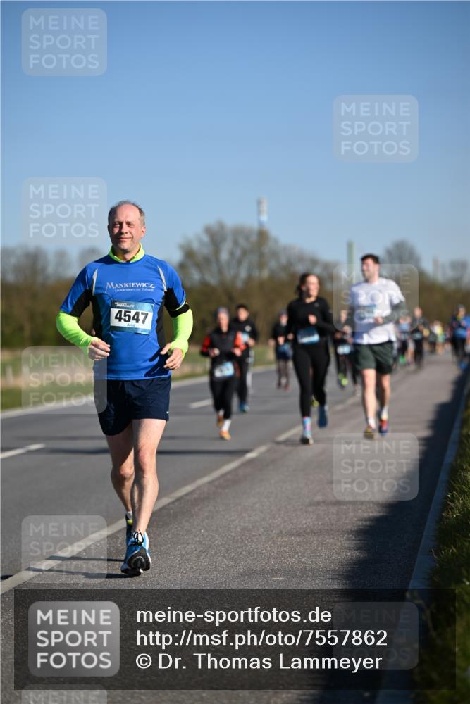 06.04.2025 - 44. Internationalen Wilhelmsburger Insellauf Dr. Thomas Lammeyer http://msf.ph/oto/7557862 06.04.2025 09:33:51 Laufen 4547 meine-sportfotos.de