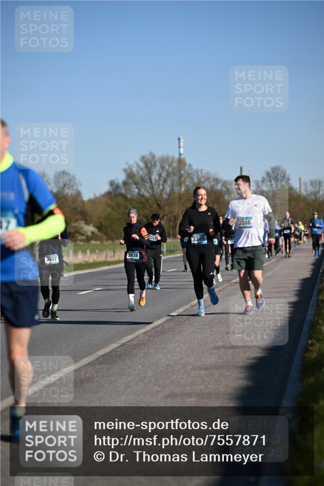 06.04.2025 - 44. Internationalen Wilhelmsburger Insellauf Dr. Thomas Lammeyer http://msf.ph/oto/7557871 06.04.2025 09:33:52 Laufen 3607, 3938, 3393, 3285, 3286 meine-sportfotos.de