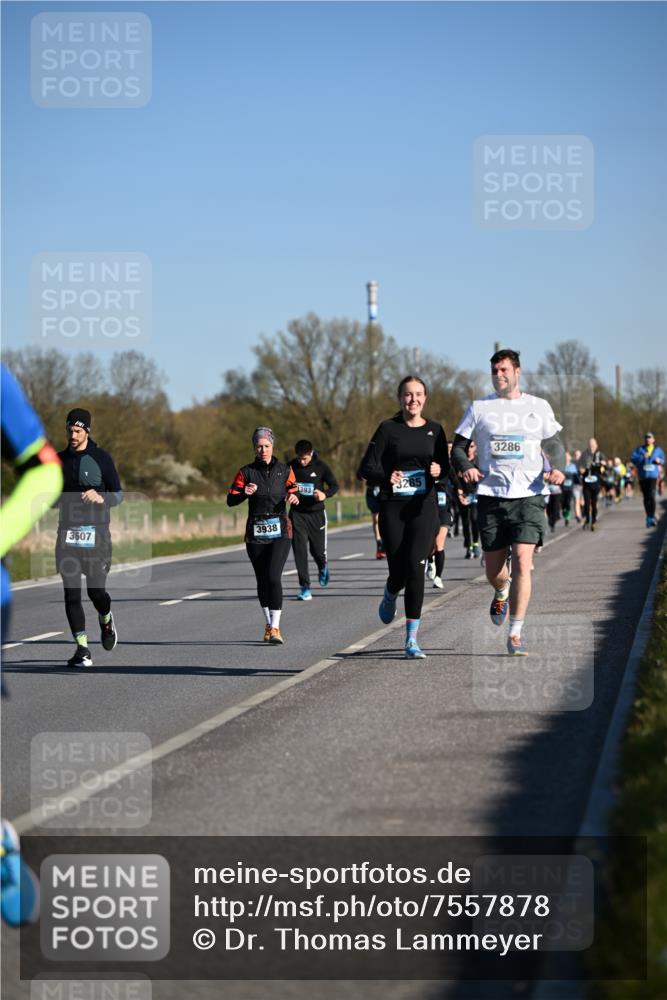 06.04.2025 - 44. Internationalen Wilhelmsburger Insellauf Dr. Thomas Lammeyer http://msf.ph/oto/7557878 06.04.2025 09:33:53 Laufen 3607, 3938, 3286 meine-sportfotos.de